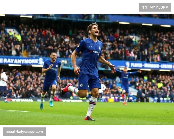 三中卫体系应对高强度逼抢 欧冠防守结构适应性演变分析